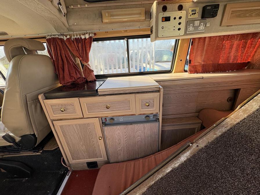 1990   – Model:  – G114TFT