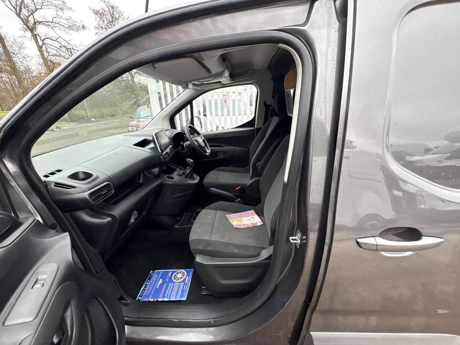 2019 Vauxhall Combo – Model: Combo 2000 LE Nav S/S – PE69PTX