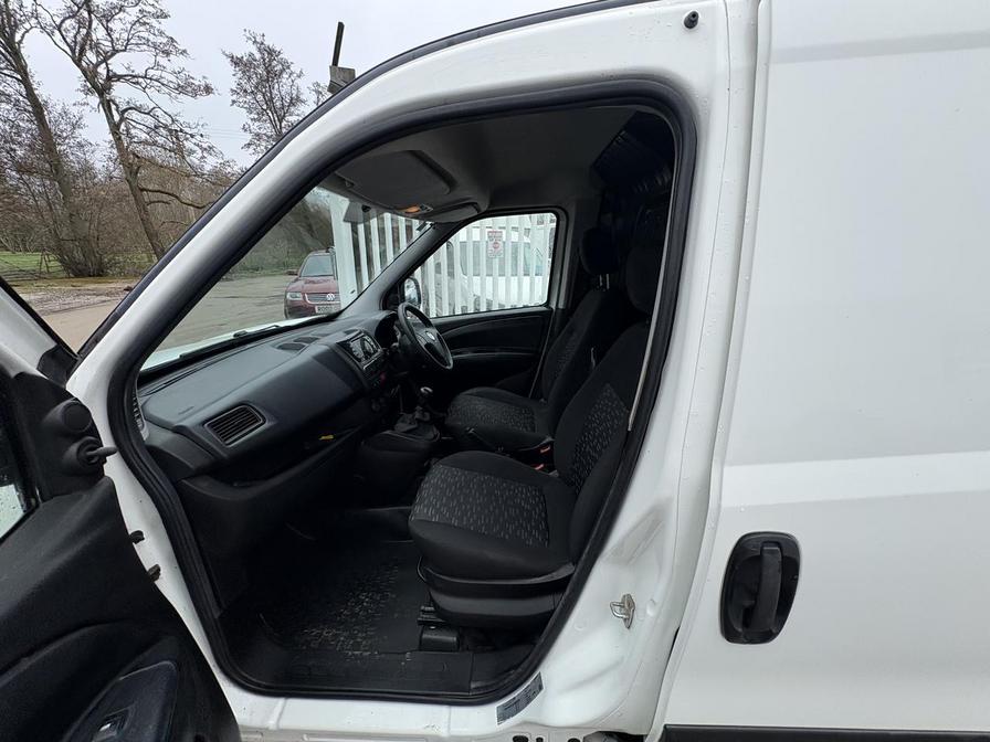 2018 Vauxhall Combo – Model: Combo 2300 CDTi S/S – FM18XYJ