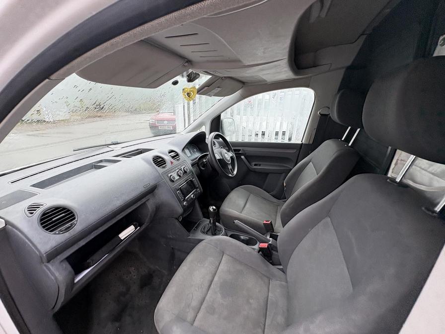 2014 Volkswagen Caddy MaxI – Model: Caddy Maxi C20 Startline TDI BlueMotion Technology – BJ14NCV