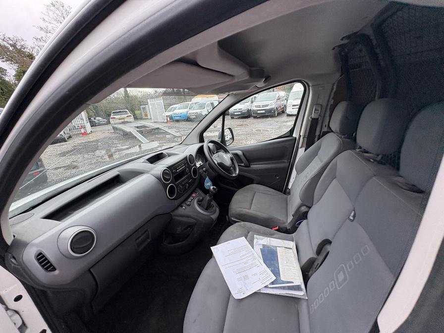 2017 Peugeot Partner – Model: Partner S L2 Blue HDi – NU67TVN