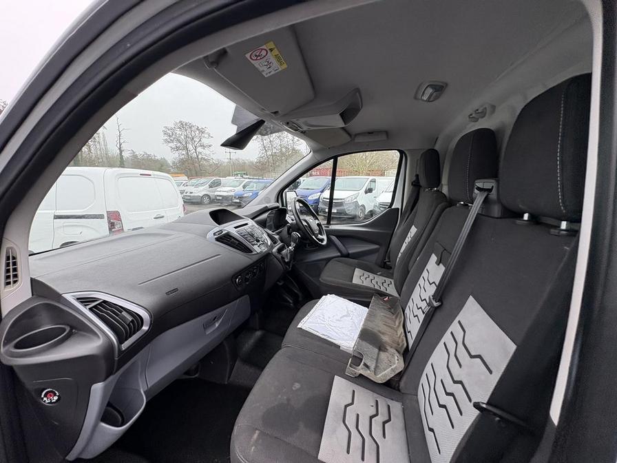 2016 Ford Transit Custom – Model: Transit Custom 290 Ltd E-Tech – EJ65WFP