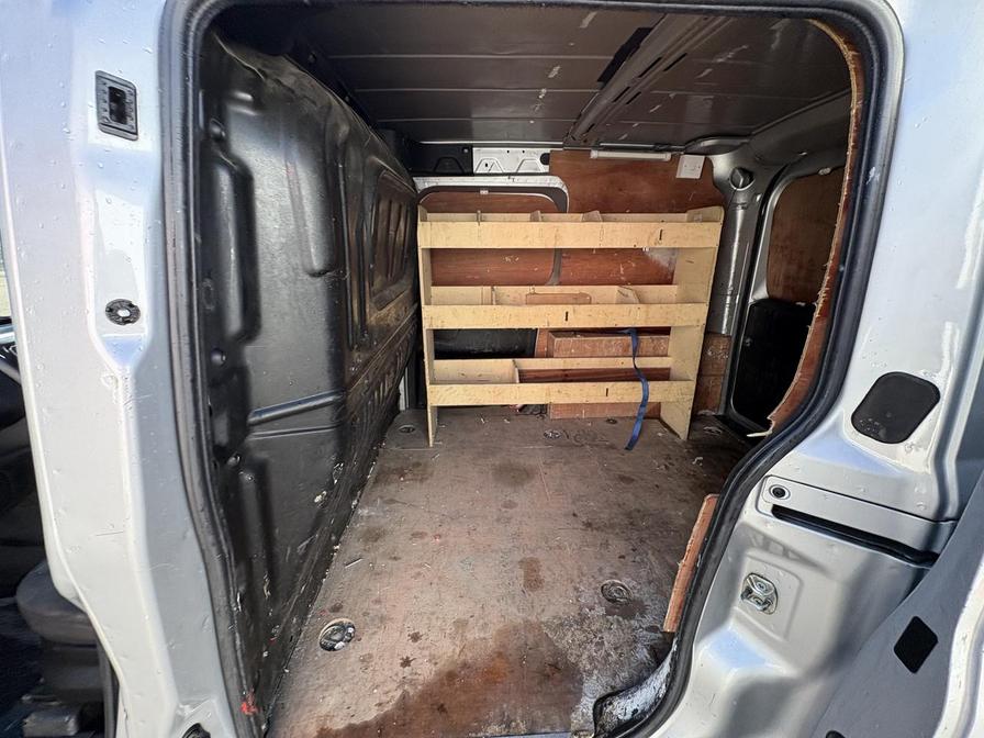 2015 Vauxhall Combo – Model: Combo 2000 L1H1 CDTi Sportive – GU15LNY