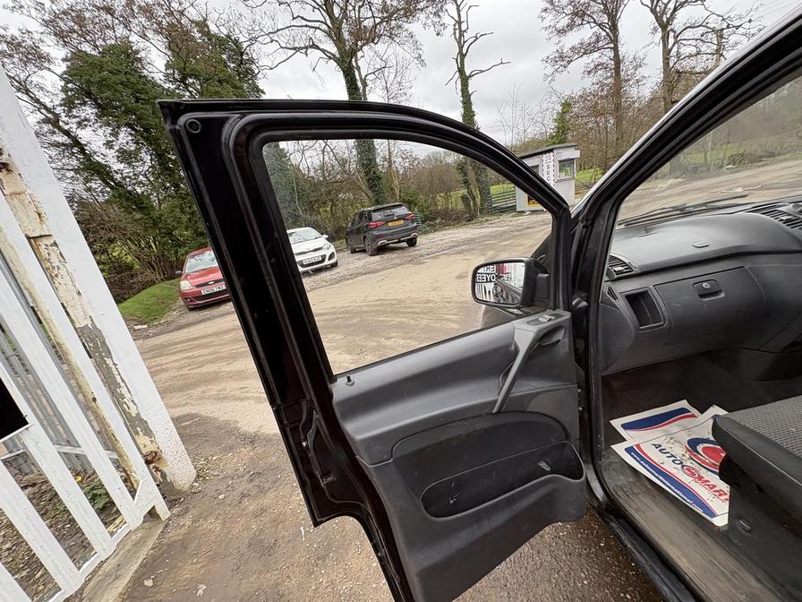 2014 Mercedes-Benz Vito – Model: Vito 113 CDi Dualiner – DK14XYP