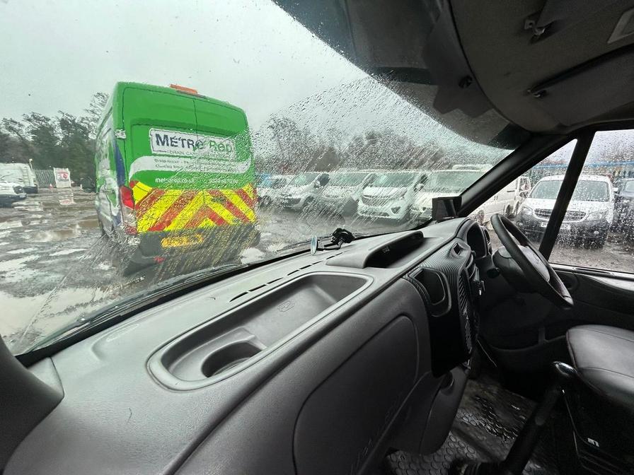 2004 Ford Transit – Model: Transit 300 SWB TD – LD04VYV