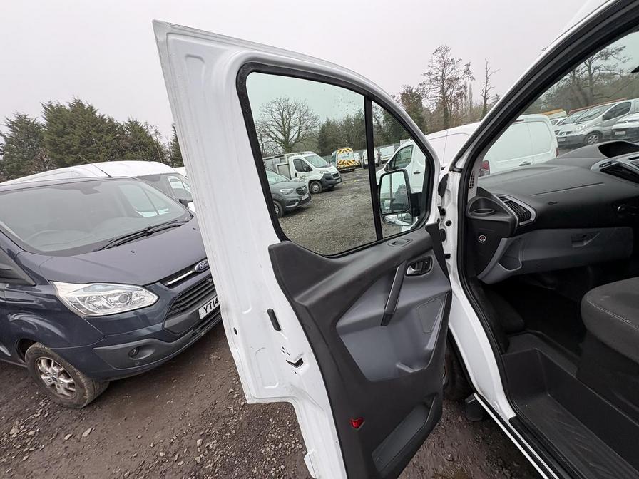 2016 Ford Transit Custom – Model: Transit Custom 290 Ltd E-Tech – EJ65WFP