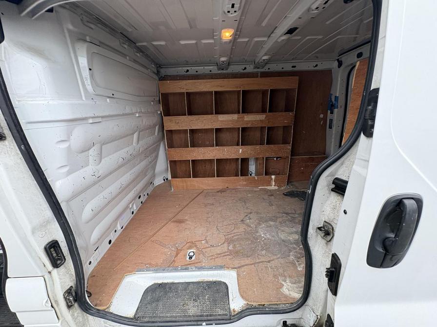 2012 Vauxhall Vivaro – Model: Vivaro 2700 CDTi 113 SWB – YC12XGG