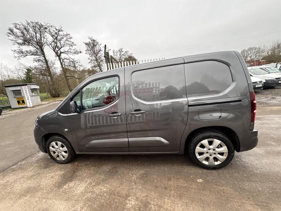 2019 Vauxhall Combo – Model: Combo 2000 LE Nav S/S – PE69PTX