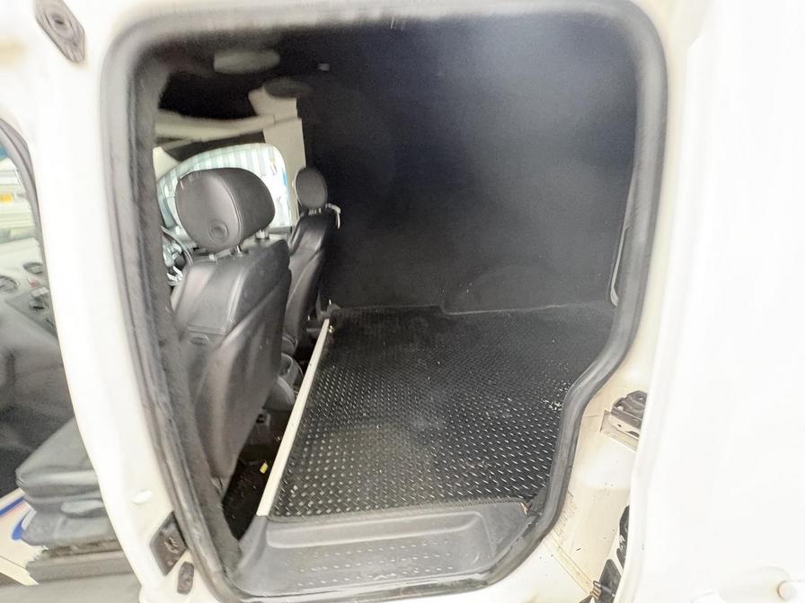 2011 Volkswagen Caddy – Model: Caddy C20 TDI 102 – RO11VHF