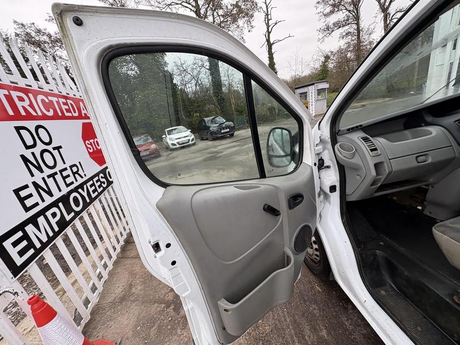 2013 Vauxhall Vivaro – Model: Vivaro  2900 CDTI LWB – DY13YJZ