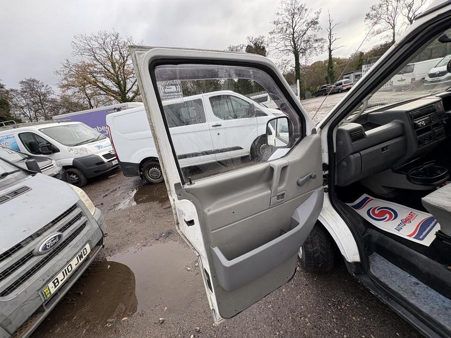 1999 Volkswagen Transporter – Model: Transporter TDI SWB – V247KAM