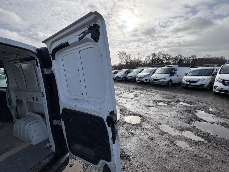 2015 Vauxhall Vivaro – Model: Vivaro  2900 CDTI – DP65XZM