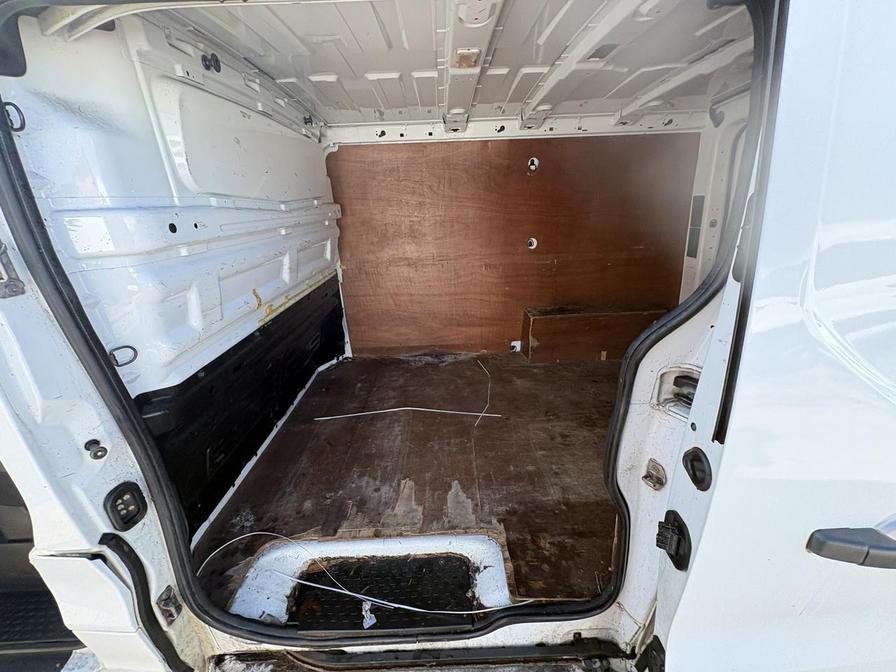 2016 Vauxhall Vivaro – Model: Vivaro  2700 CDTI – MK16YJT