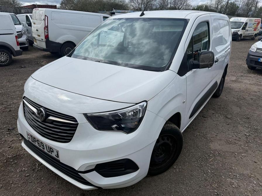 2019 Vauxhall Combo – Model: Combo 2300 Sportive S/S – DP69UPJ