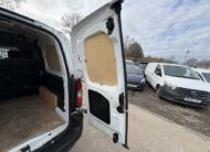 2022 Vauxhall Combo – Model: Combo 2300 Dynamic TD – KN22KTC