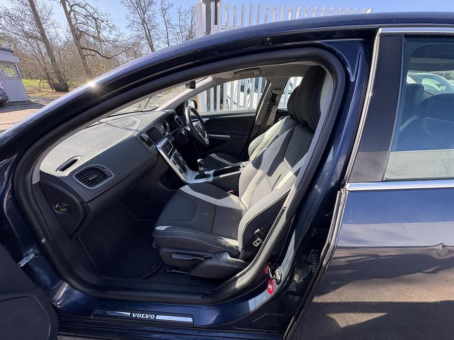 2012 Volvo S60 – Model: S60 R-Design Luxury D4 – LR12EFG