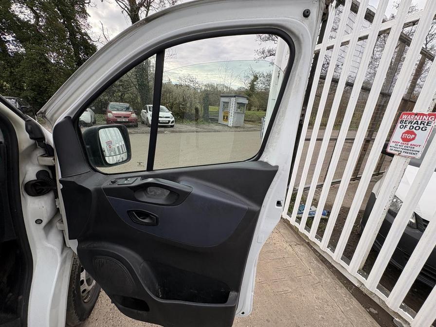 2015 Vauxhall Vivaro – Model: Vivaro  2900 CDTI – DU65UXV