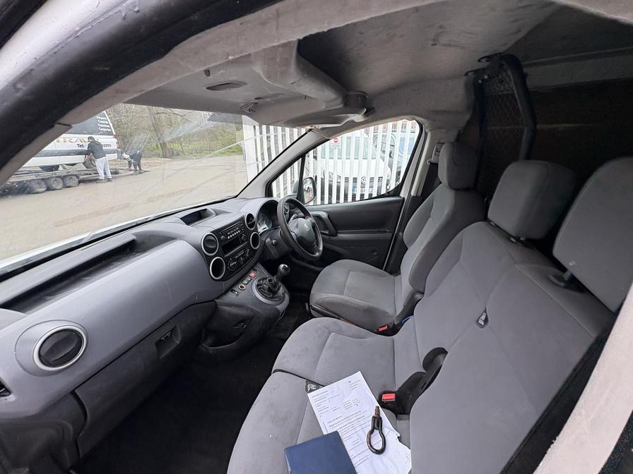 2016 Peugeot Partner – Model: Partner 850 Professional L1 HDi – HX16RYN