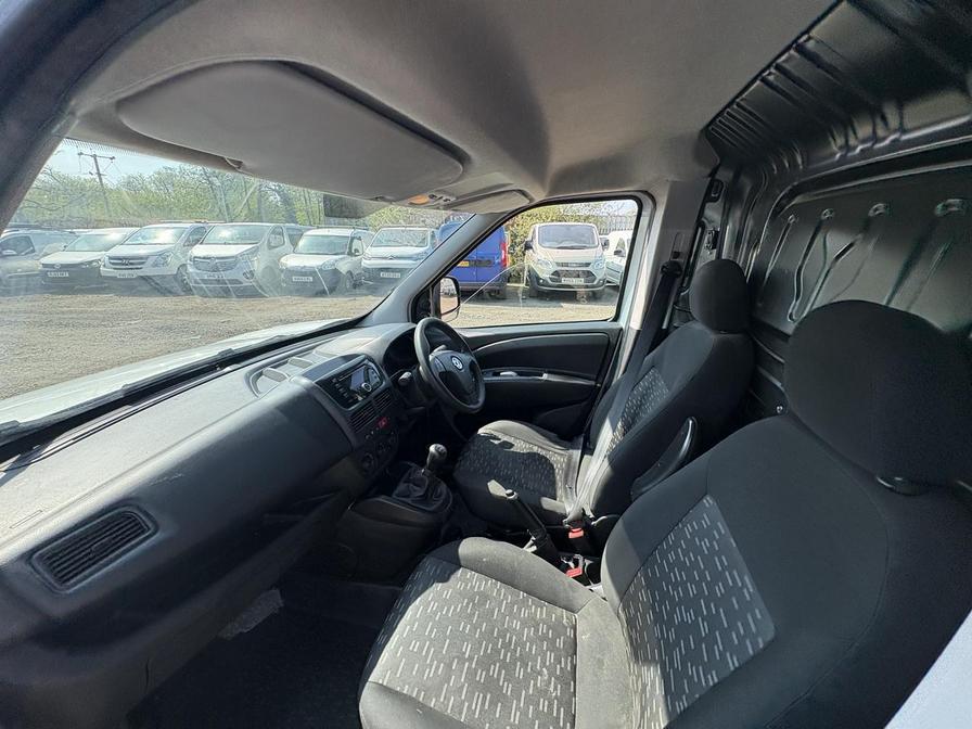 2018 Vauxhall Combo – Model: Combo 2300 CDTi S/S – BU18KPN