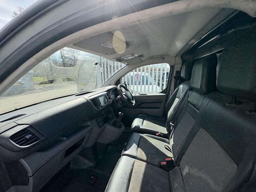 2019 Vauxhall Vivaro – Model: Vivaro 3100 Sportive S/S – DS69ZPE