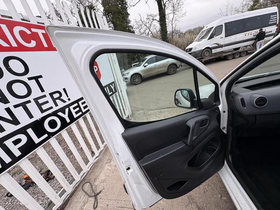 2016 Peugeot Partner – Model: Partner 850 Professional L1 HDi – HX16RYN