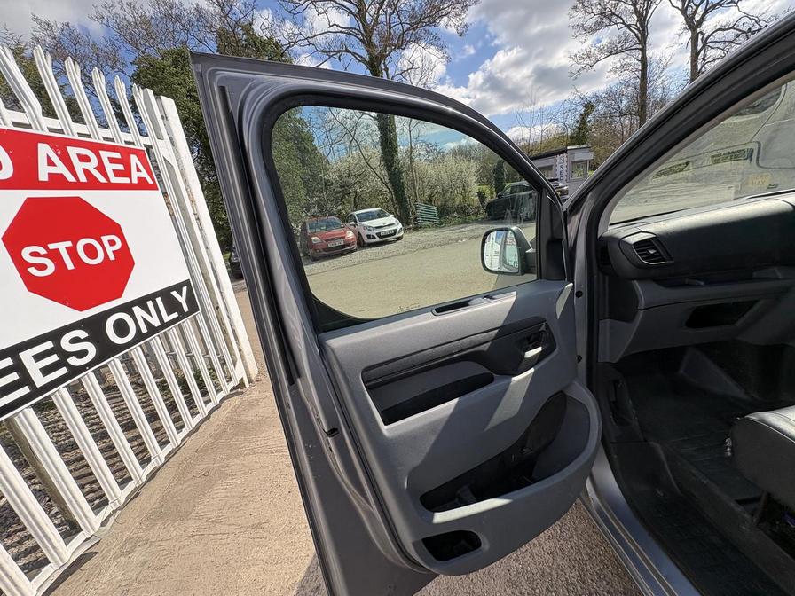 2019 Vauxhall Vivaro – Model: Vivaro 3100 Sportive S/S – DS69ZPE