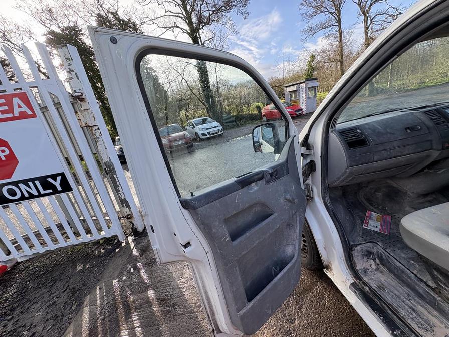 2006 Volkswagen Transporter – Model: Transporter T30 104 TDI – MF56DKK