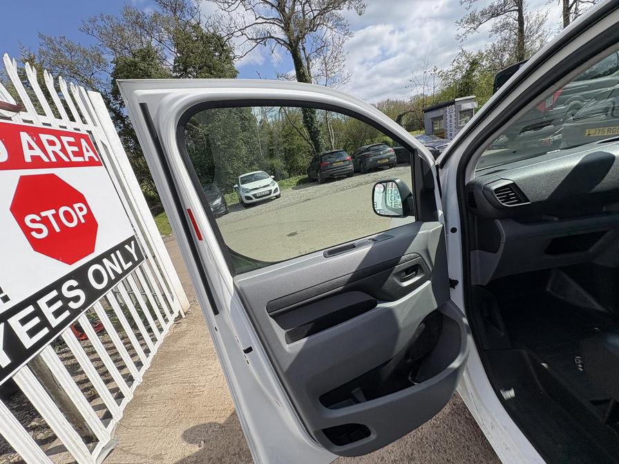 2018 Peugeot Expert – Model: Expert Professional Standard Blue HDi – WF68HCL