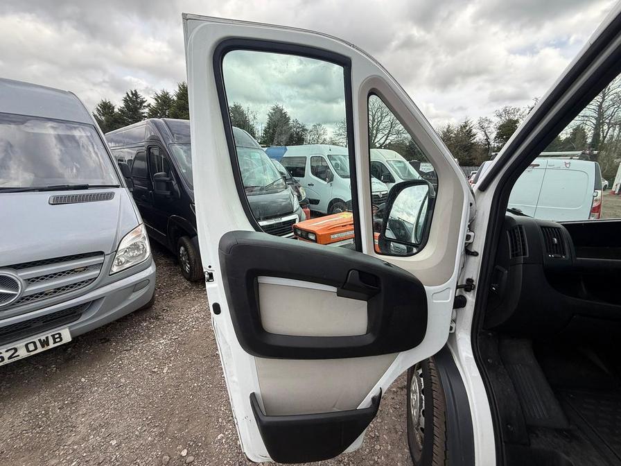 2017 Peugeot Boxer – Model: Boxer 435 Professional L4H2 Blue HDi – CN67FBK