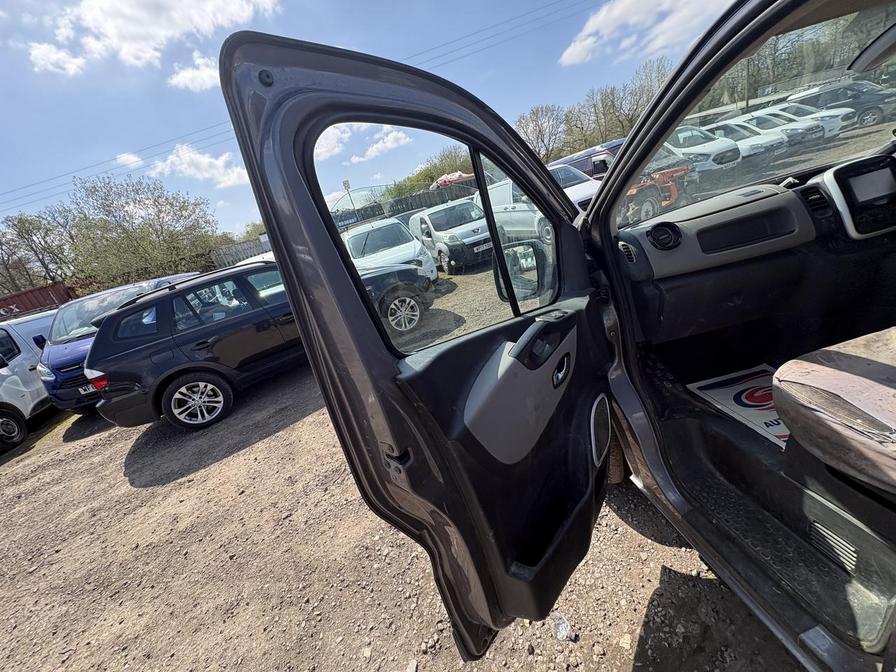 2016 Renault Trafic – Model: Trafic LL29 Sport Nav Energy dCi – MM66KSE