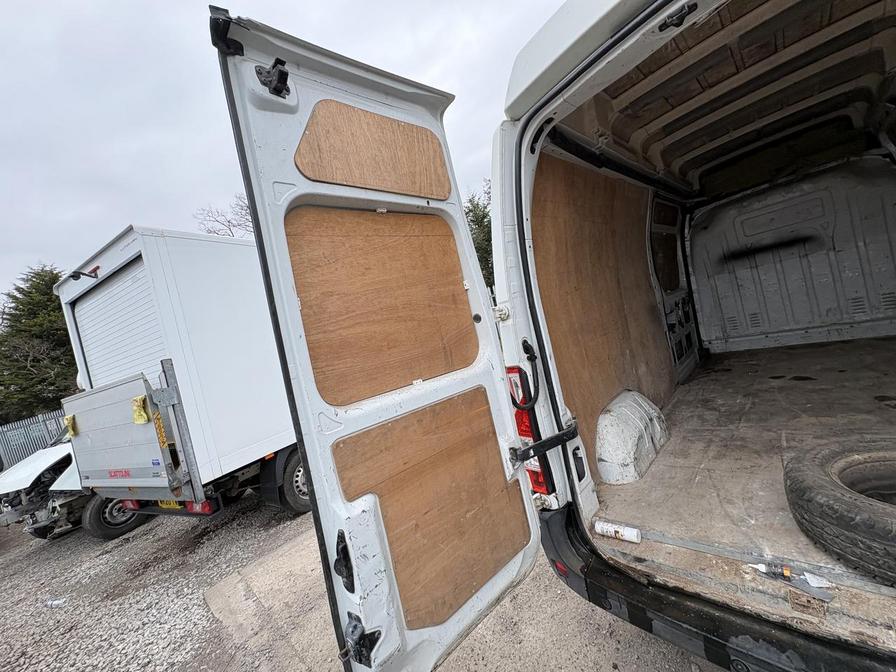 2011 Renault Master – Model: Master LH35 dCi 100 – MK11HHA