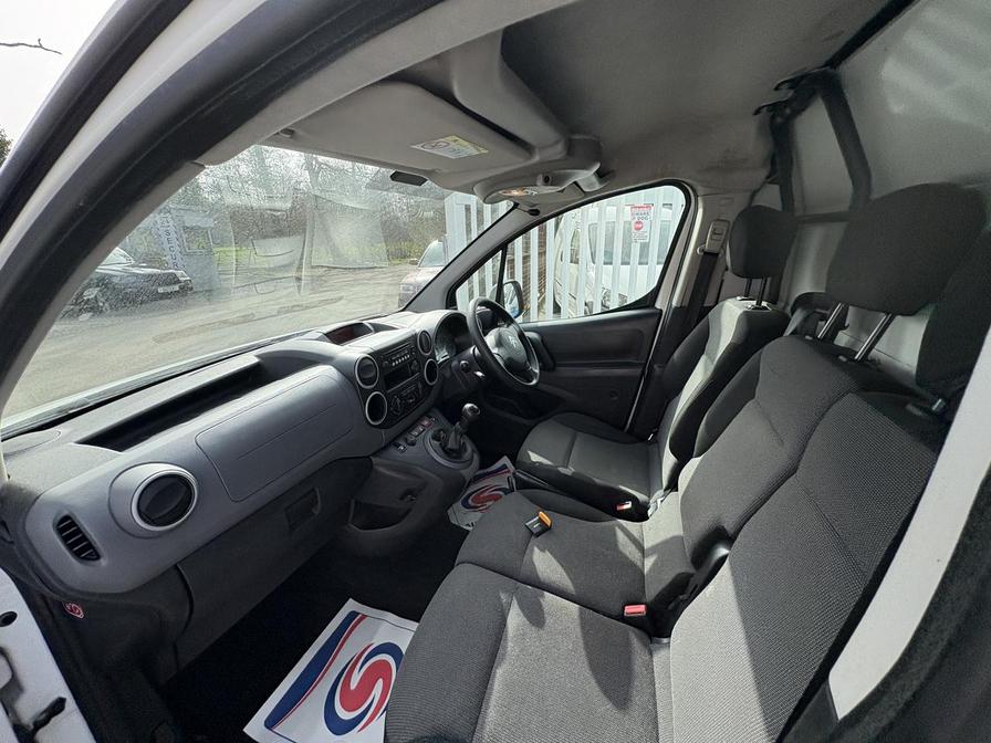 2017 Citroen Berlingo – Model: Berlingo 750 LX Blue HDi S/S – LC67VJJ