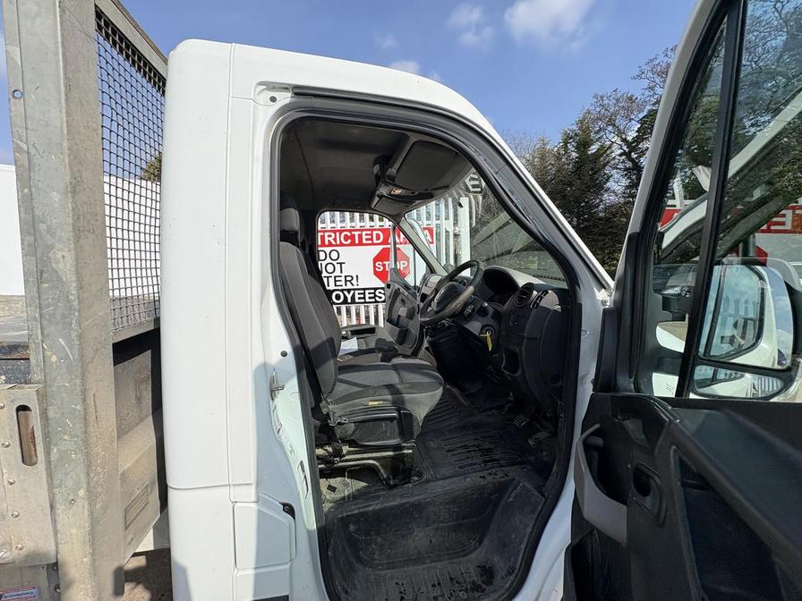 2017 Renault Master – Model: Master 125.35 LWB – YX17FDK/A11DCM