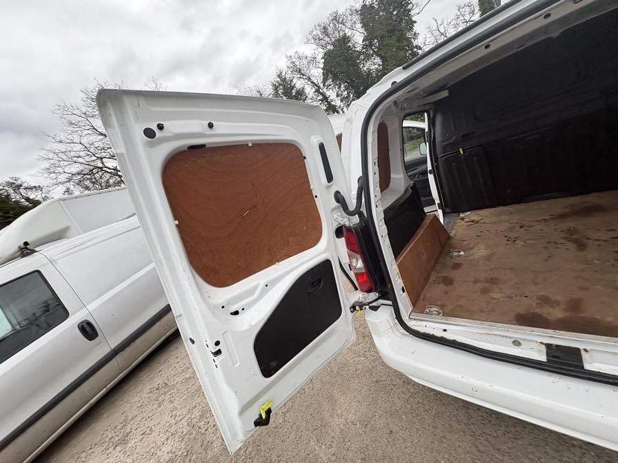 2022 Citroen Berlingo – Model: Berlingo 1000 Driver Professional Blue HDi – MD71YHM