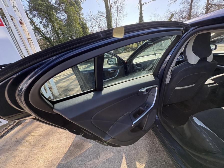 2012 Volvo S60 – Model: S60 R-Design Luxury D4 – LR12EFG