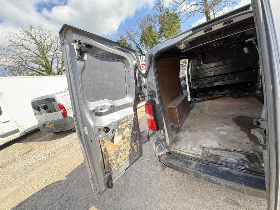 2019 Vauxhall Vivaro – Model: Vivaro 3100 Sportive S/S – DS69ZPE