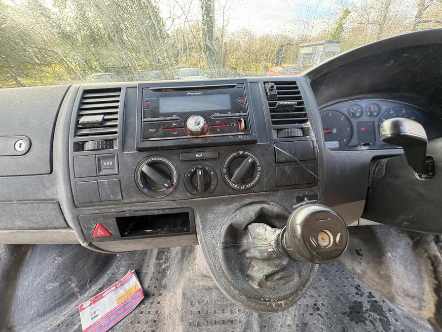 2006 Volkswagen Transporter – Model: Transporter T30 104 TDI – MF56DKK