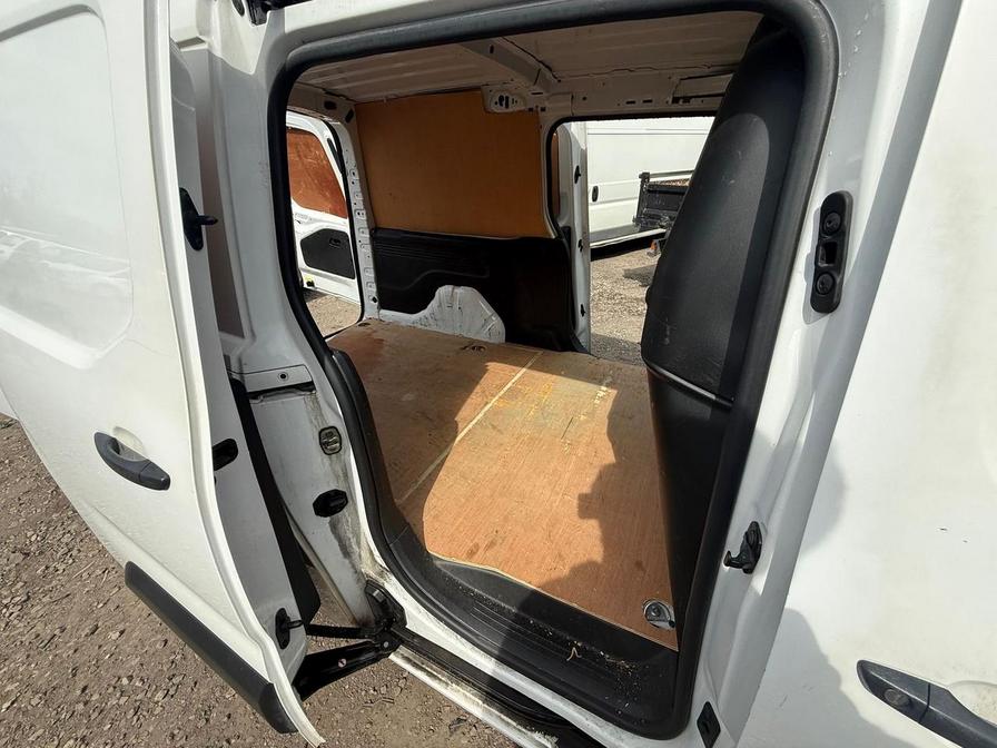 2019 Vauxhall Combo – Model: Combo 2300 Sportive S/S – DP69UPJ