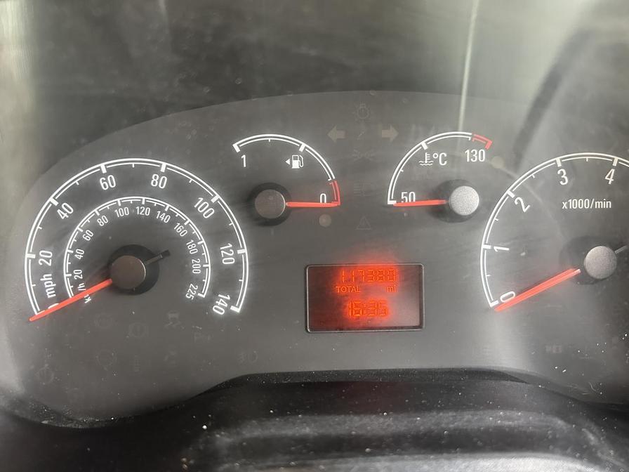 2016 Vauxhall Combo – Model: Combo 2000 L1H1 CDTi Sportive – DN16UAO