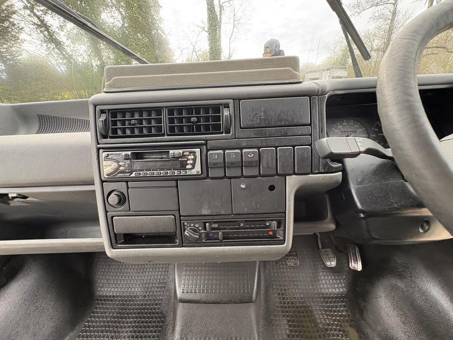 1995 Volkswagen Caravelle – Model: Transporter Caravelle – N403UVM