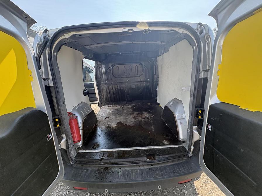 2018 Vauxhall Combo – Model: Combo 2300 CDTi S/S – BU18KPN