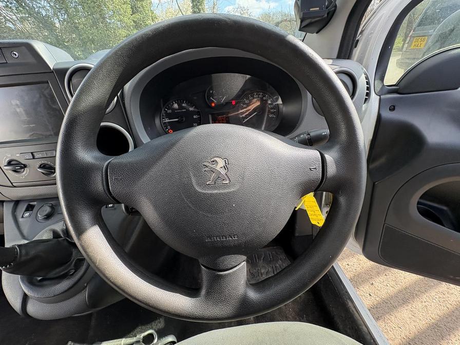 2017 Peugeot Partner – Model: Partner Professional L1 Blue HDi – MK17BZA