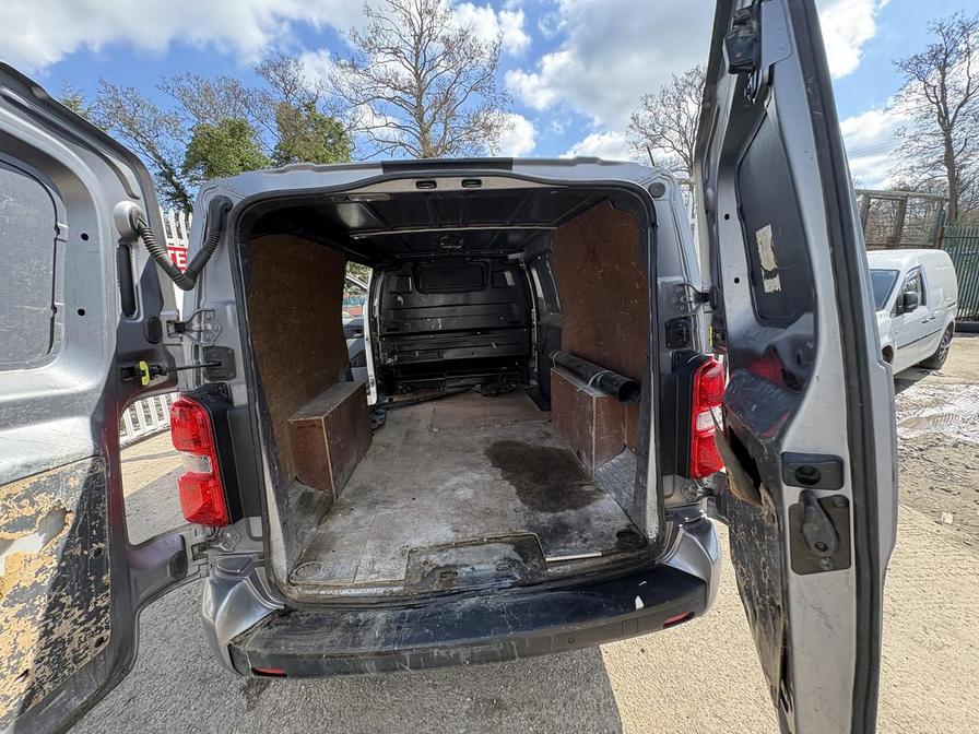 2019 Vauxhall Vivaro – Model: Vivaro 3100 Sportive S/S – DS69ZPE