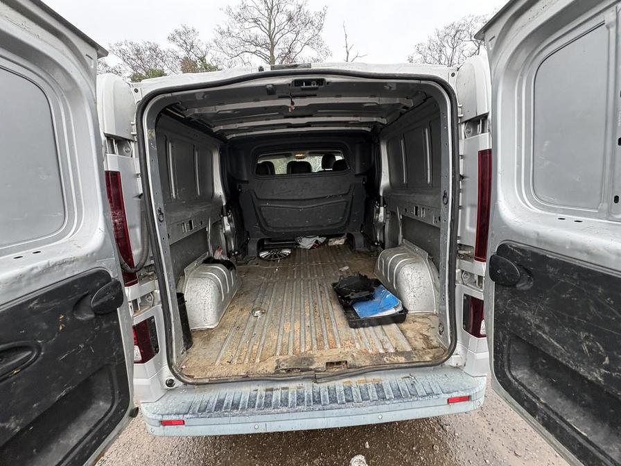2015 Vauxhall Vivaro – Model: Vivaro  2900 Sportive CDTi – YP15JLU