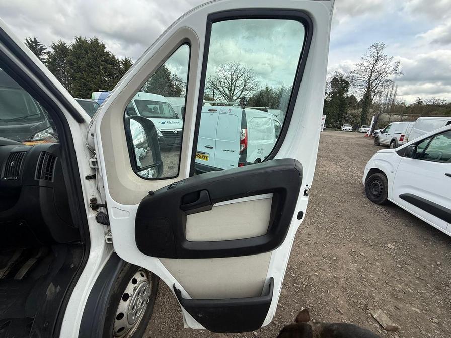 2017 Peugeot Boxer – Model: Boxer 435 Professional L4H2 Blue HDi – CN67FBK