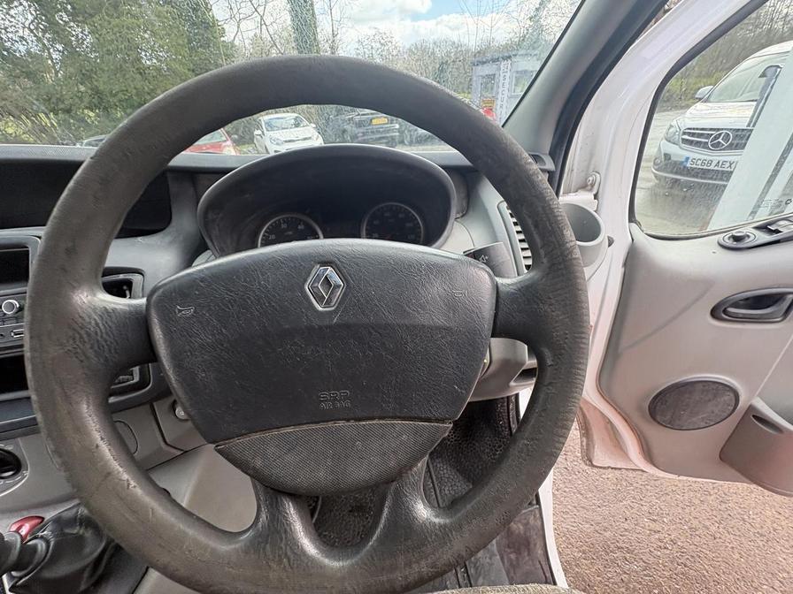 2014 Renault Trafic – Model: Trafic SL27 dCi – LB14OLM