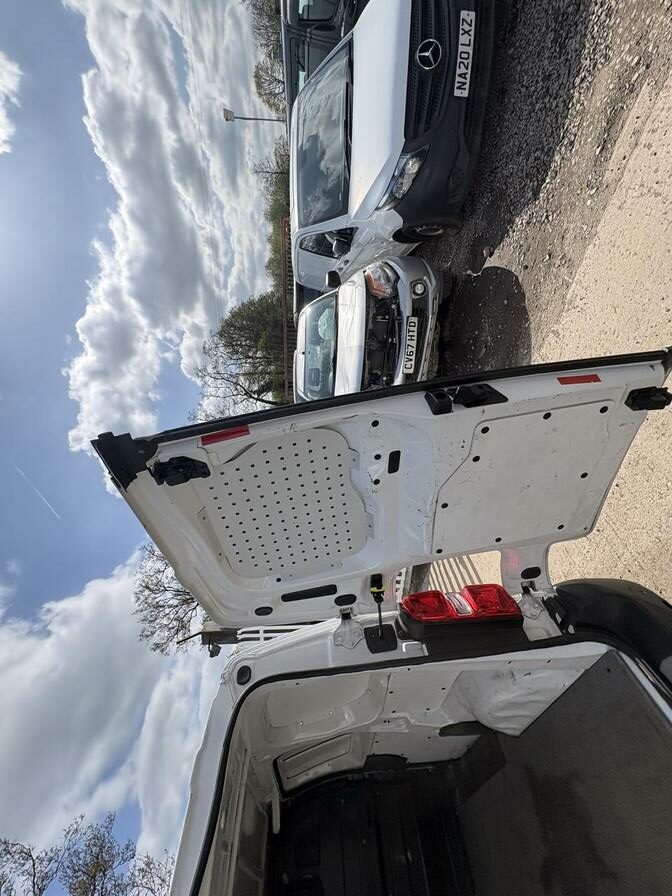 2018 Peugeot Expert – Model: Expert Professional Standard Blue HDi – WF68HCL