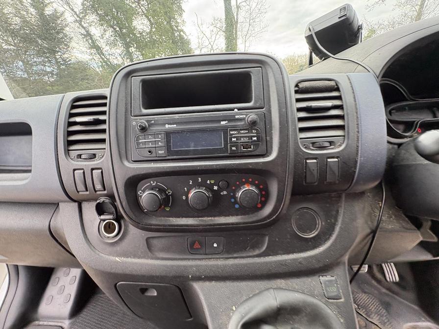 2015 Vauxhall Vivaro – Model: Vivaro  2900 CDTI – DU65UXV