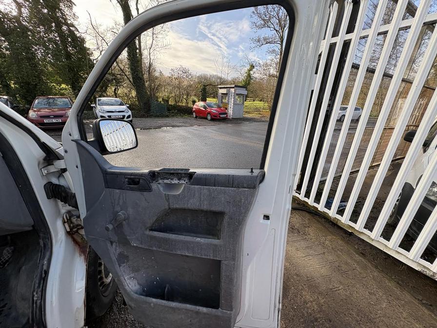 2006 Volkswagen Transporter – Model: Transporter T30 104 TDI – MF56DKK