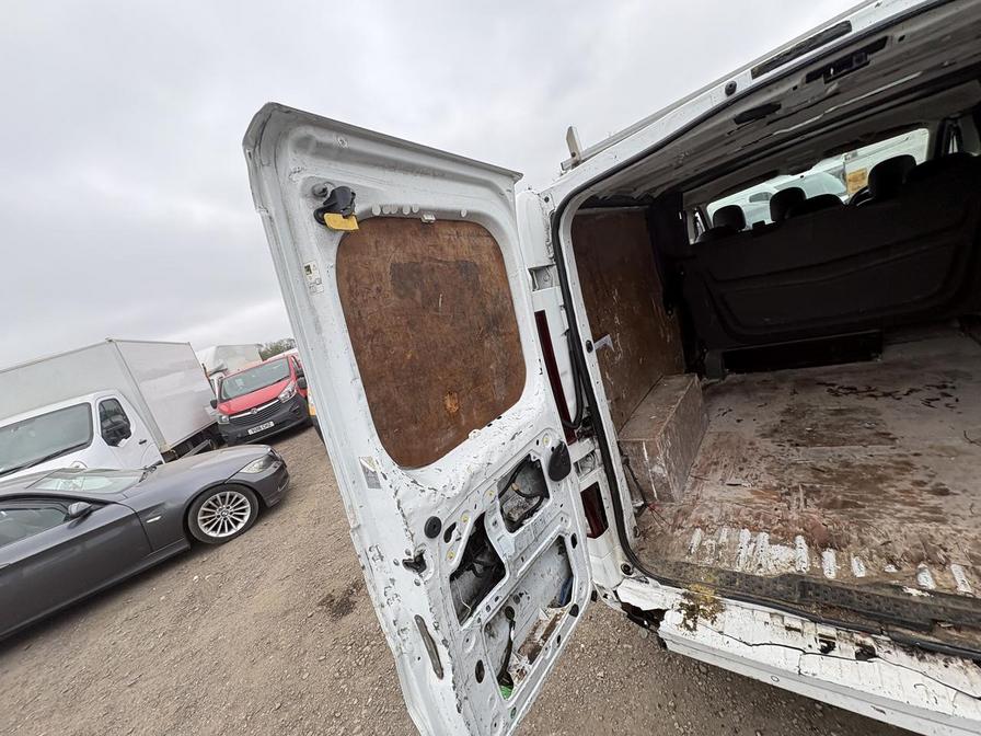 2016 Vauxhall Vivaro – Model: Vivaro  2900 Sportive CDTi – DG16VZB